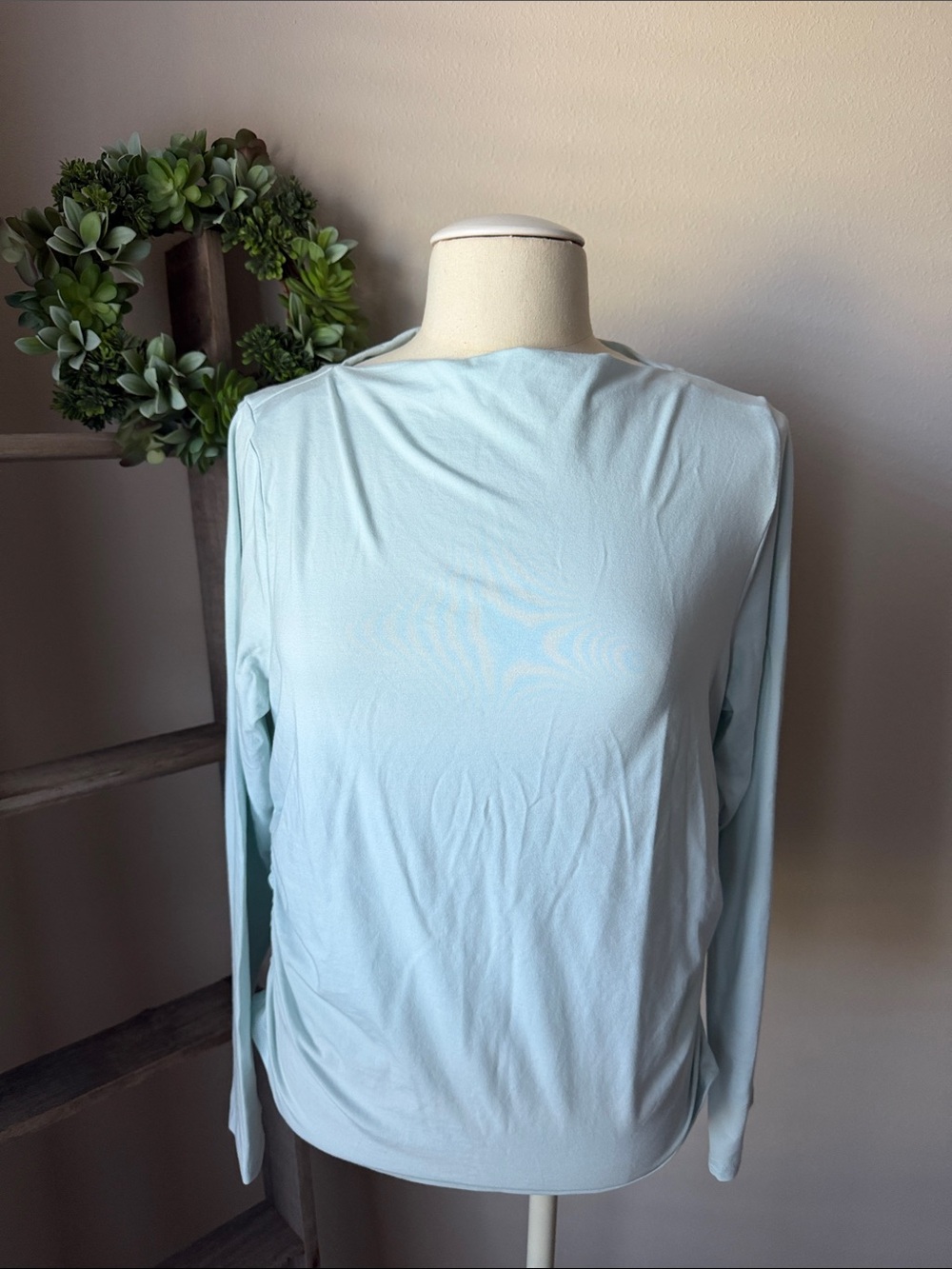 Old Navy boatneck long sleeve top